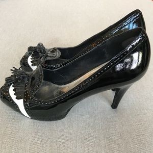 Gorgeous White House Black Market heels